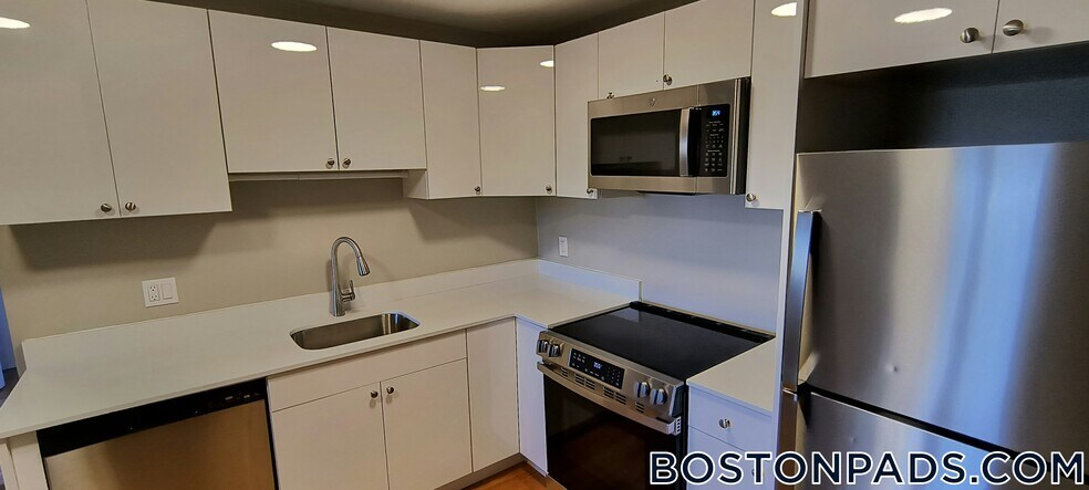 Building Photo - 226 Parker Hill Ave