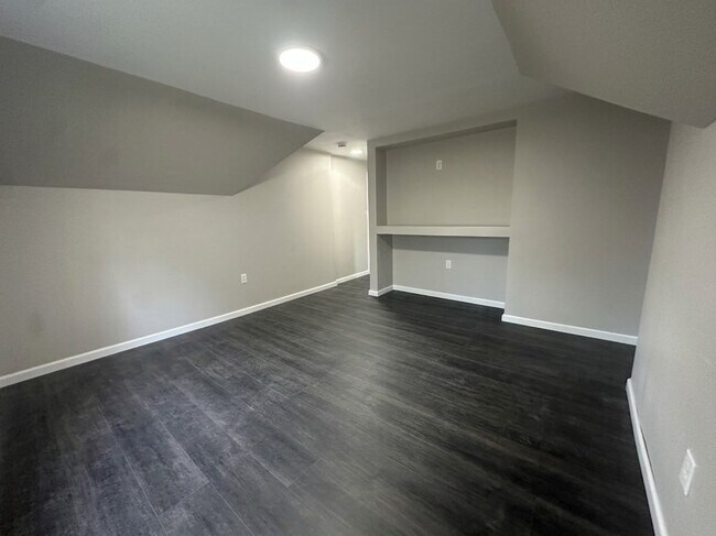 Building Photo - 39 Cortland St