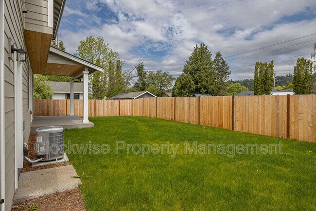 Building Photo - 206 Tacoma Ct NW