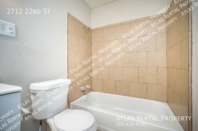 Building Photo - 2712 22nd St