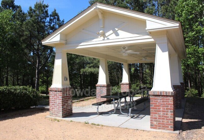 Building Photo - 107 Bridgegate Dr