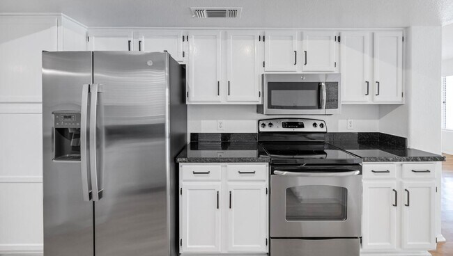 Building Photo - 4630 E Campo Bello Dr