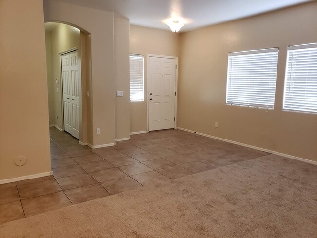 Building Photo - 44714 Alamendras St