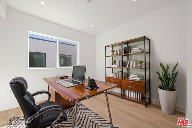 Building Photo - 1933 Magnolia Ave