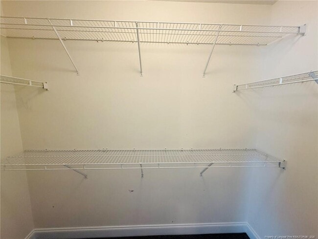 Building Photo - 318 Hawthorn Dr