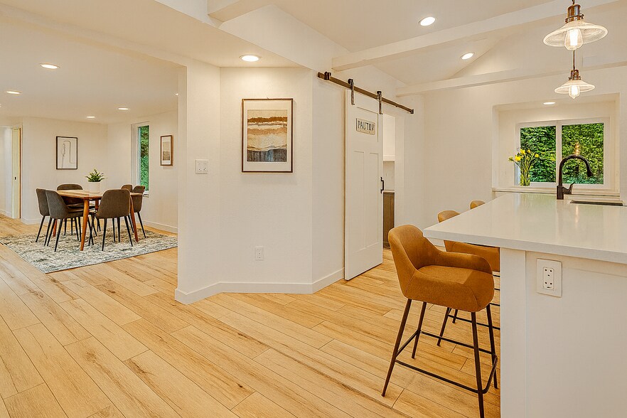 Building Photo - 41 E Alderney St