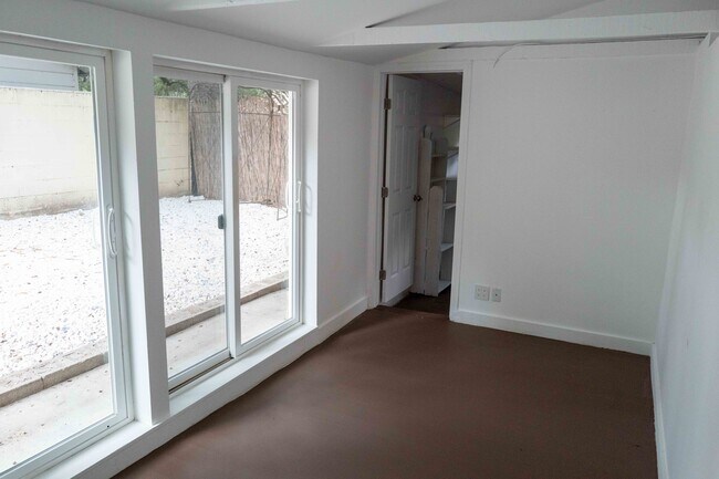 2nd bedroom - 1411 Bonnell Dr