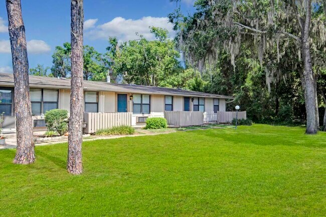 Building Photo - Applewood Apartments