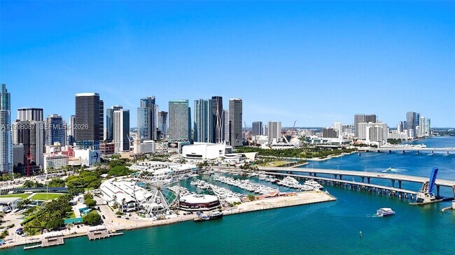 Building Photo - 300 S Biscayne Blvd