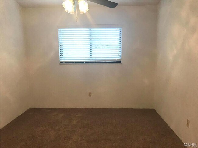 Building Photo - 121 Ashley Dr