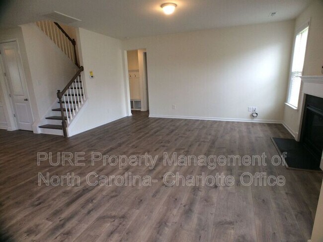 Building Photo - 107 Torridge Ave