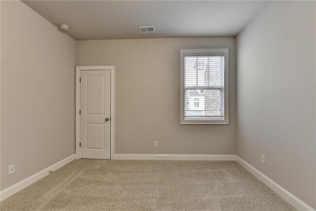 Building Photo - 5240 Cresslyn Rdg