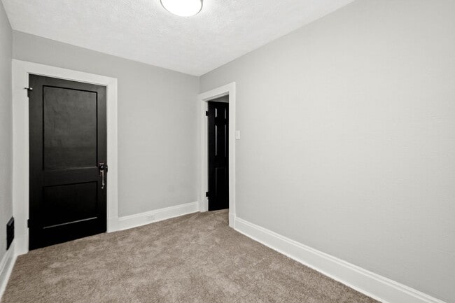 Building Photo - Gorgeous 3 bedroom home in Brookline avail...