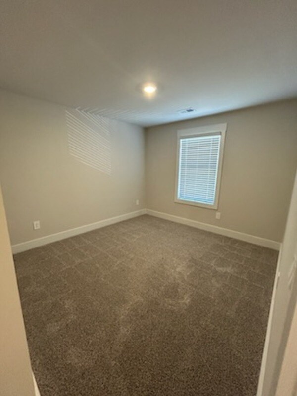 Building Photo - 128 Willoughby Wy