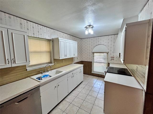 Building Photo - 705 Edelweiss Dr