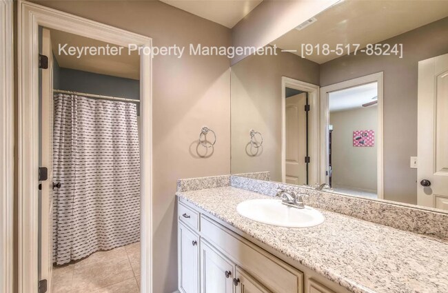 Building Photo - 5 Bed 4 Bath Rental Home Bixby