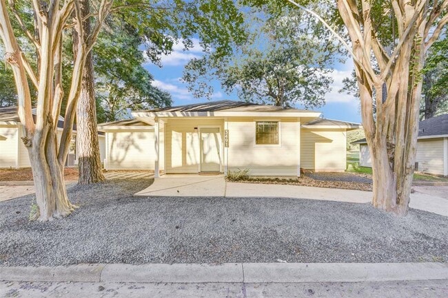 Building Photo - 3491 Balboa Cir