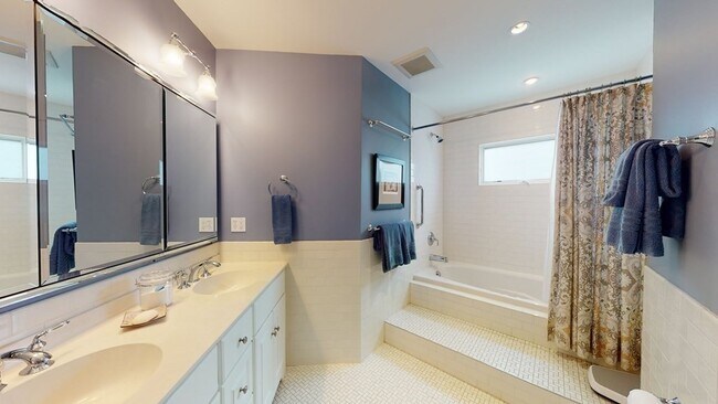 Building Photo - 52 Hillsdale Rd