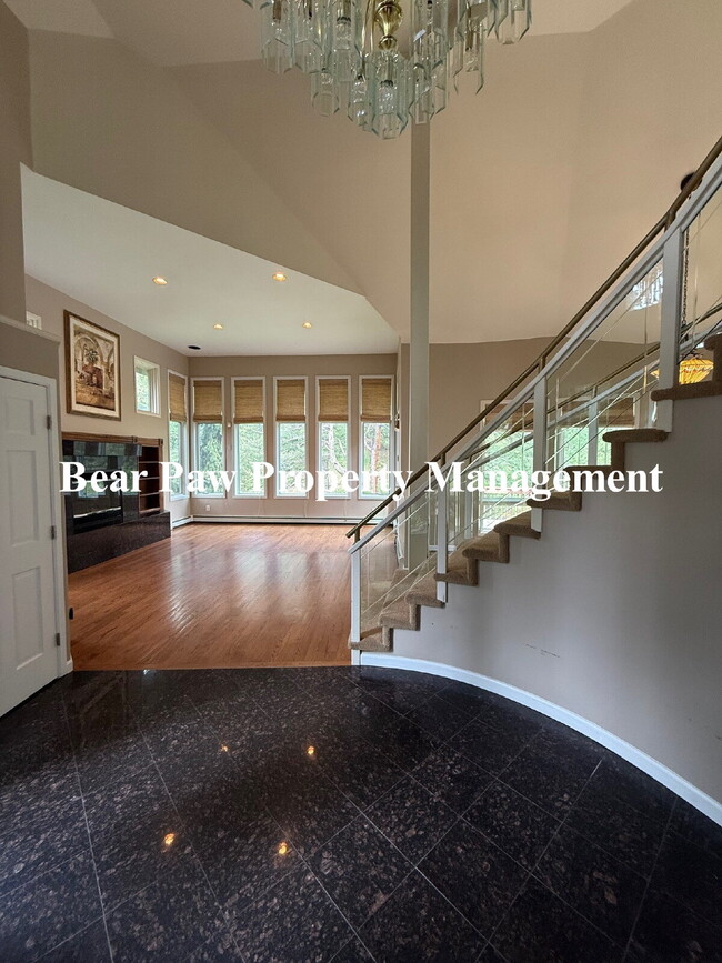 Building Photo - Beautiful Home in Riva Chase!