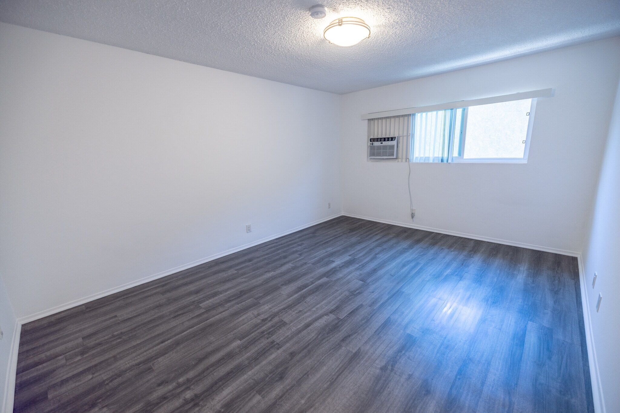 Building Photo - 1737 Glendon Ave
