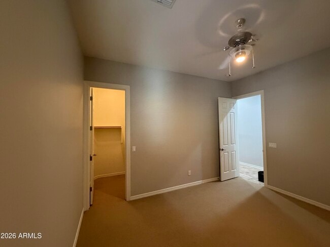 Building Photo - 2417 E Iris Dr