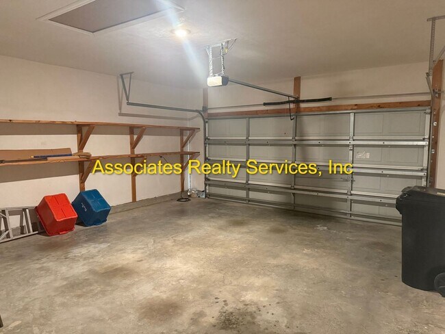 Building Photo - Spacious 4-Bedroom Home with Office in Portofino!  LOOK!