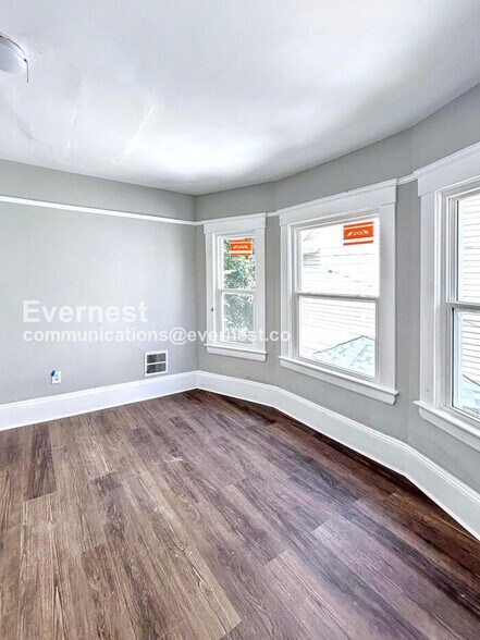 Building Photo - 2216 E 82nd St