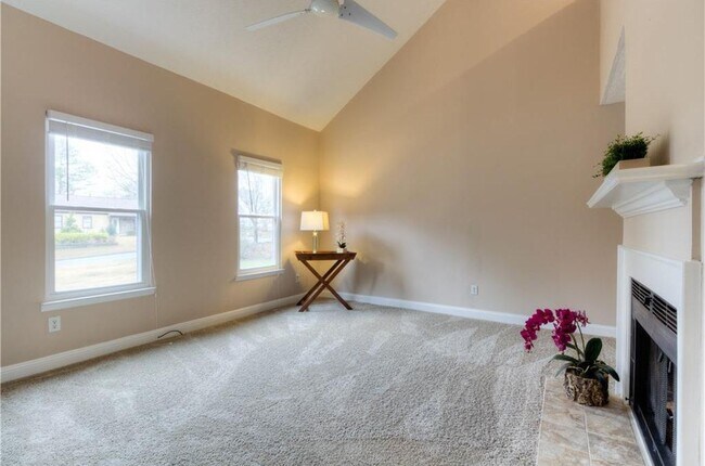 Building Photo - 420 Poplar Glen Ct