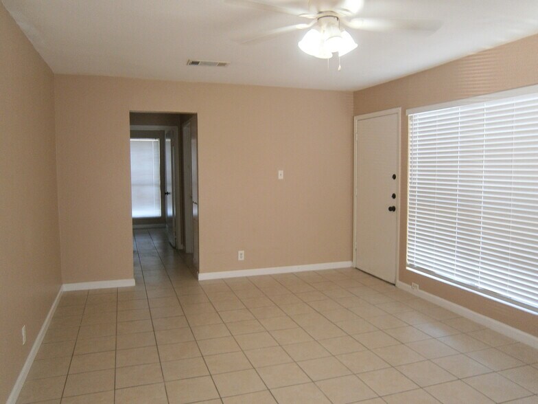 Building Photo - 7004 Aries Ln