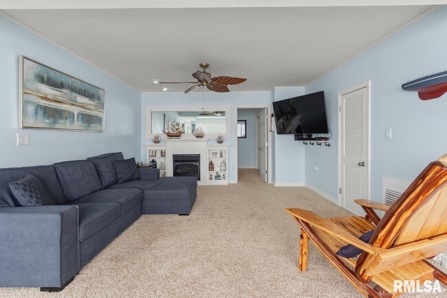 Building Photo - 15326 N River Beach Dr