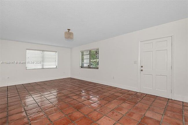 Building Photo - 309 Bird Rd