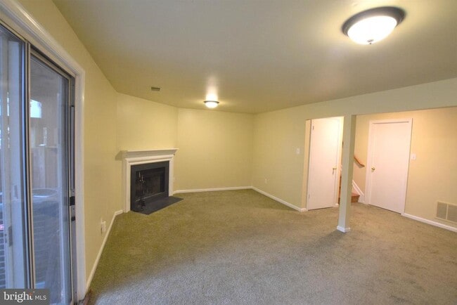 Building Photo - 6605 Briarleigh Way
