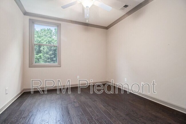 Building Photo - 306 Nottaway Ln