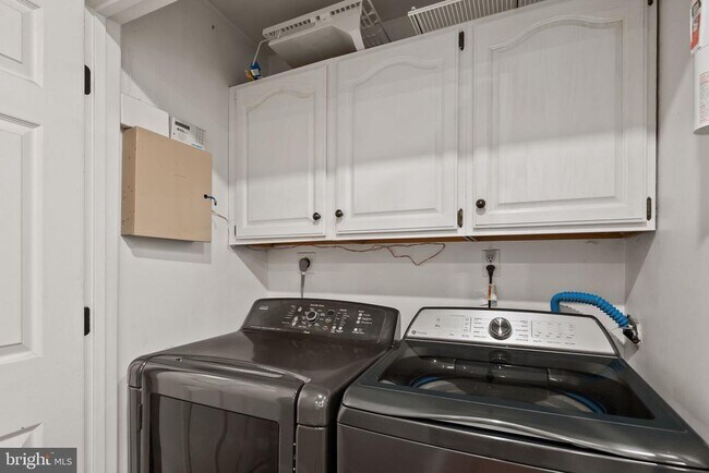 Building Photo - 6506 Bellamine Ct
