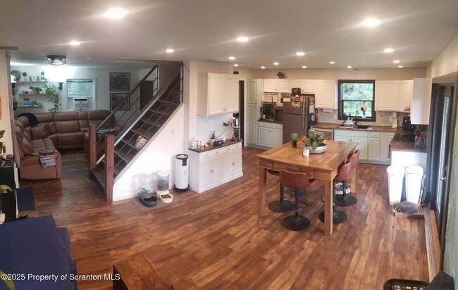 Building Photo - 2129 Bethany Turnpike