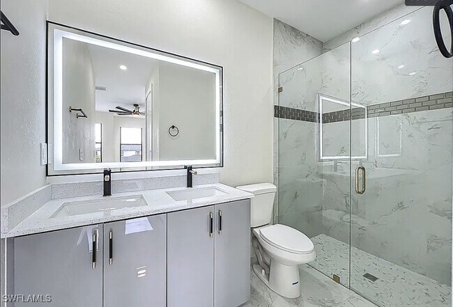 Building Photo - 314 Poplar St