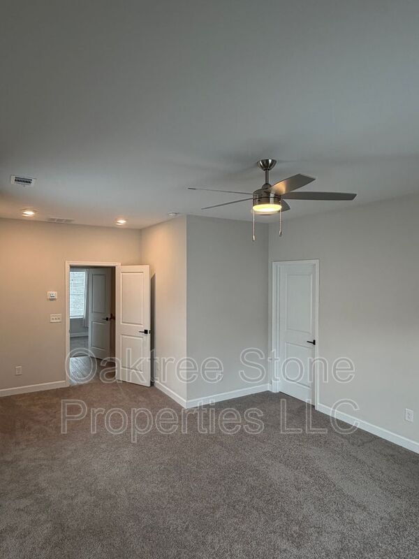 Building Photo - 1996 Main St NW