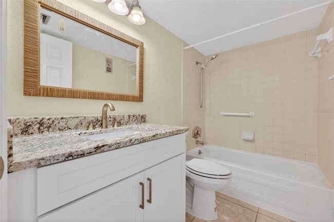 Building Photo - 7540 Bay Island Dr S