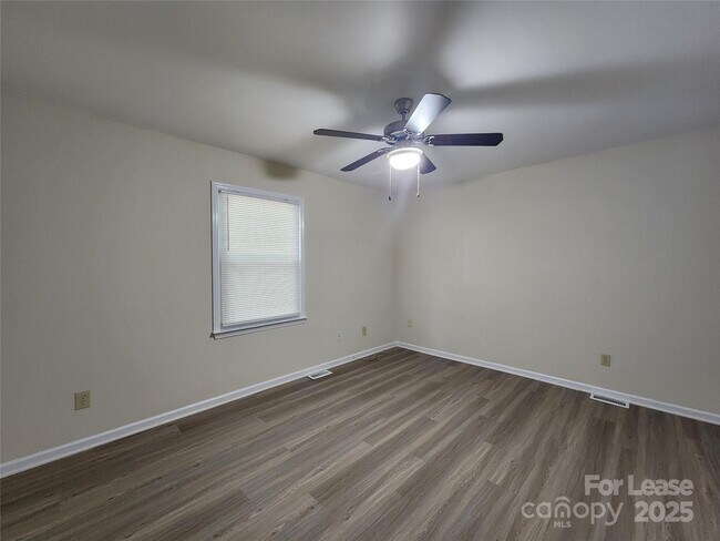 Building Photo - 1407 Browdis Ave