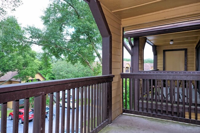 Building Photo - 1 bedroom 1 bath condo at Lakewood Park Co...
