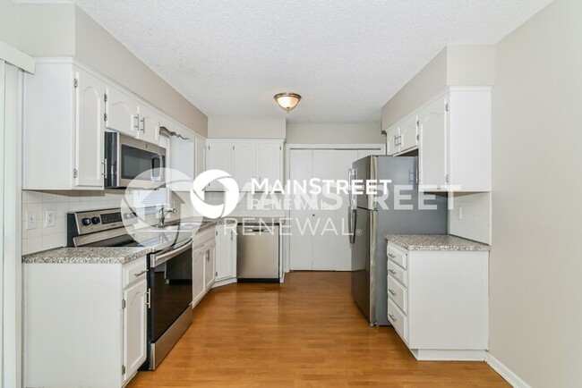 Building Photo - 505 NW Willow Dr