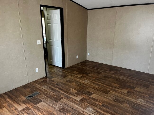 Building Photo - 513 N Avenue F