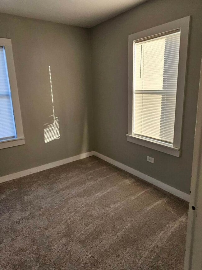 Building Photo - 1 Bedroom home for rent now!