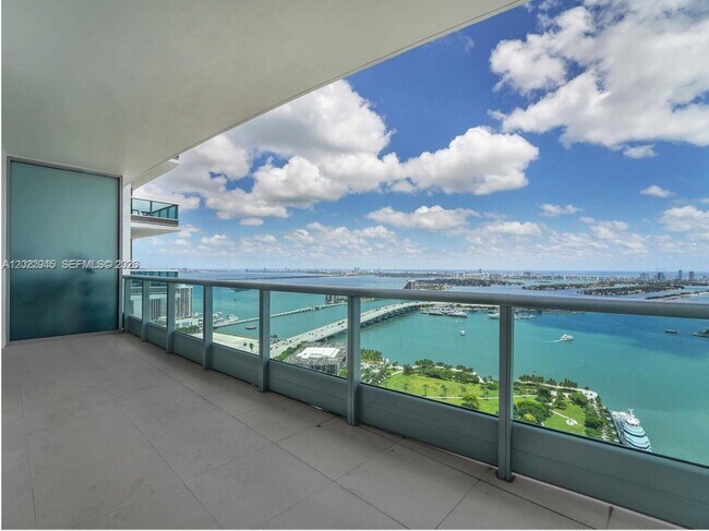 Building Photo - 900 Biscayne Blvd