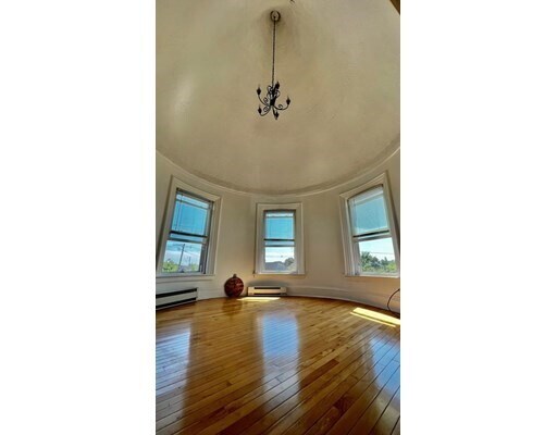 Building Photo - 92 Elm Ave