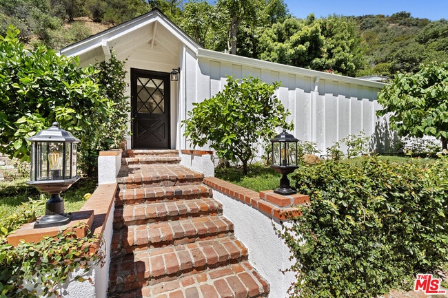 Primary Photo - 3933 Mandeville Canyon Rd