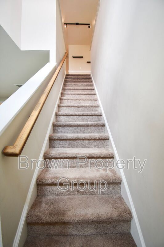 Building Photo - 23 Kirby Smith Cir