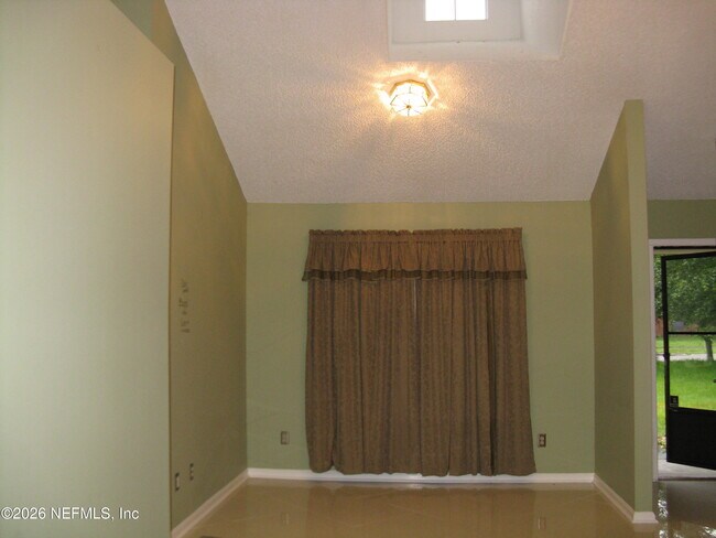 Building Photo - 8464 3 Creeks Blvd
