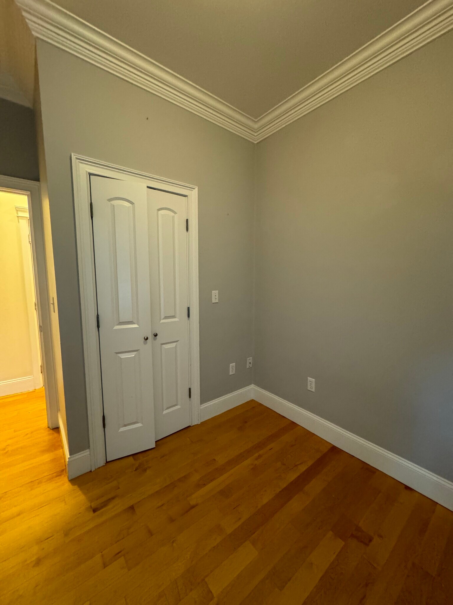Building Photo - 152 H St