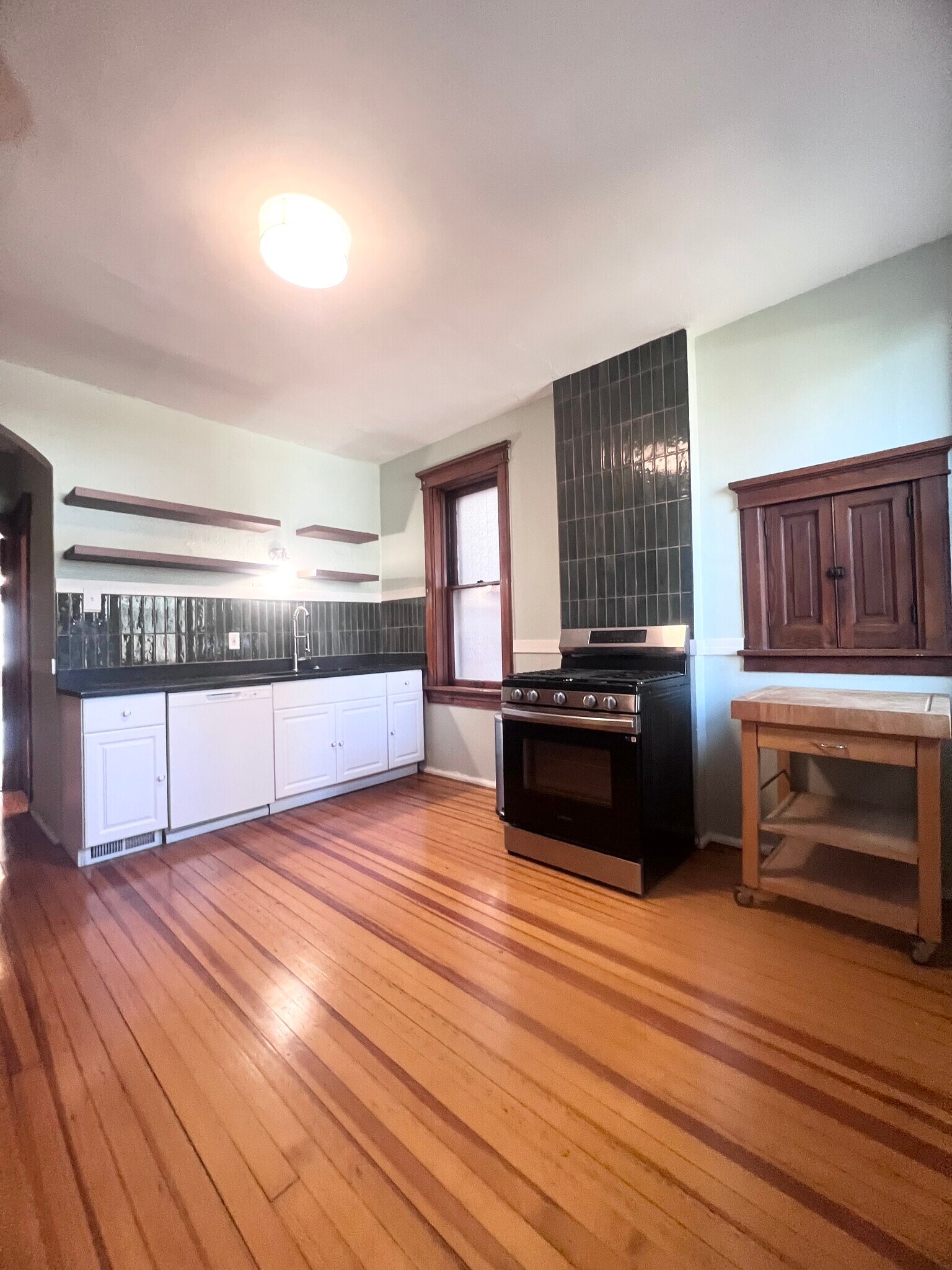 Building Photo - 4221 Botanical Ave